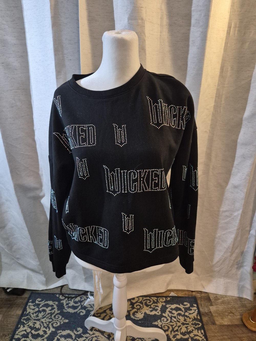 Wicked Universal Black Fleece Logo Graphic Print Crewneck Pullover Sweatshirt S